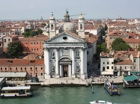 Youth Venice Hostelers Home Hostel
